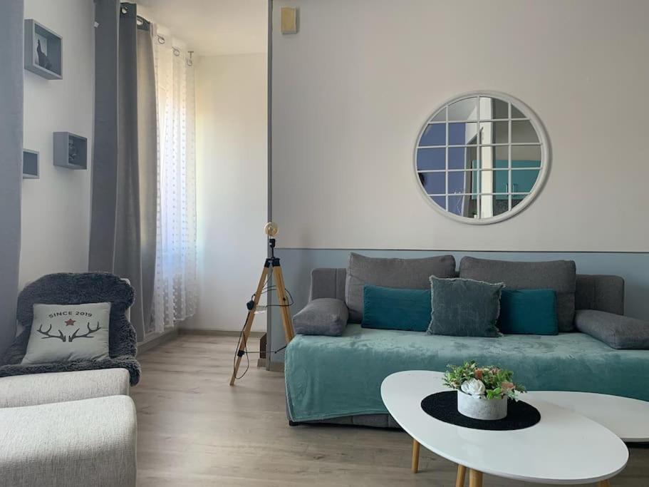38 Maison Entiere,place De Parking Et Garage Pour Moto Velo A La Demande Ferienhaus